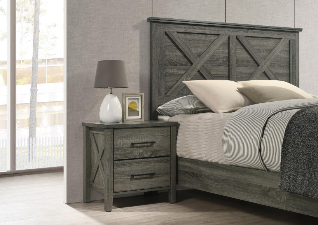 B522 KING BED FRAME - DRESSER - MIRROR - NIGHTSTAND (free chest)