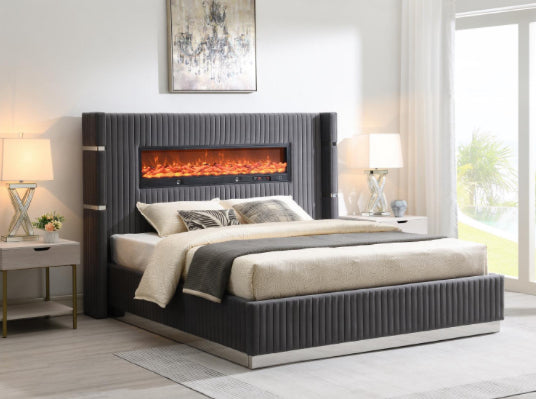 Queen bed w/fireplace