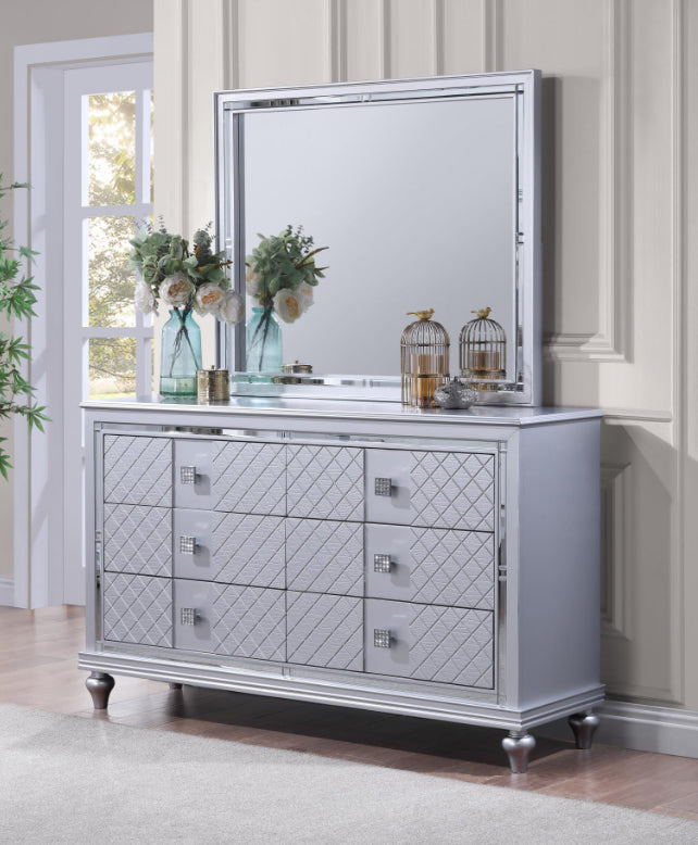 B048 QUEEN BED FRAME - DRESSER - MIRROR - NIGHTSTAND (FREE CHEST)
