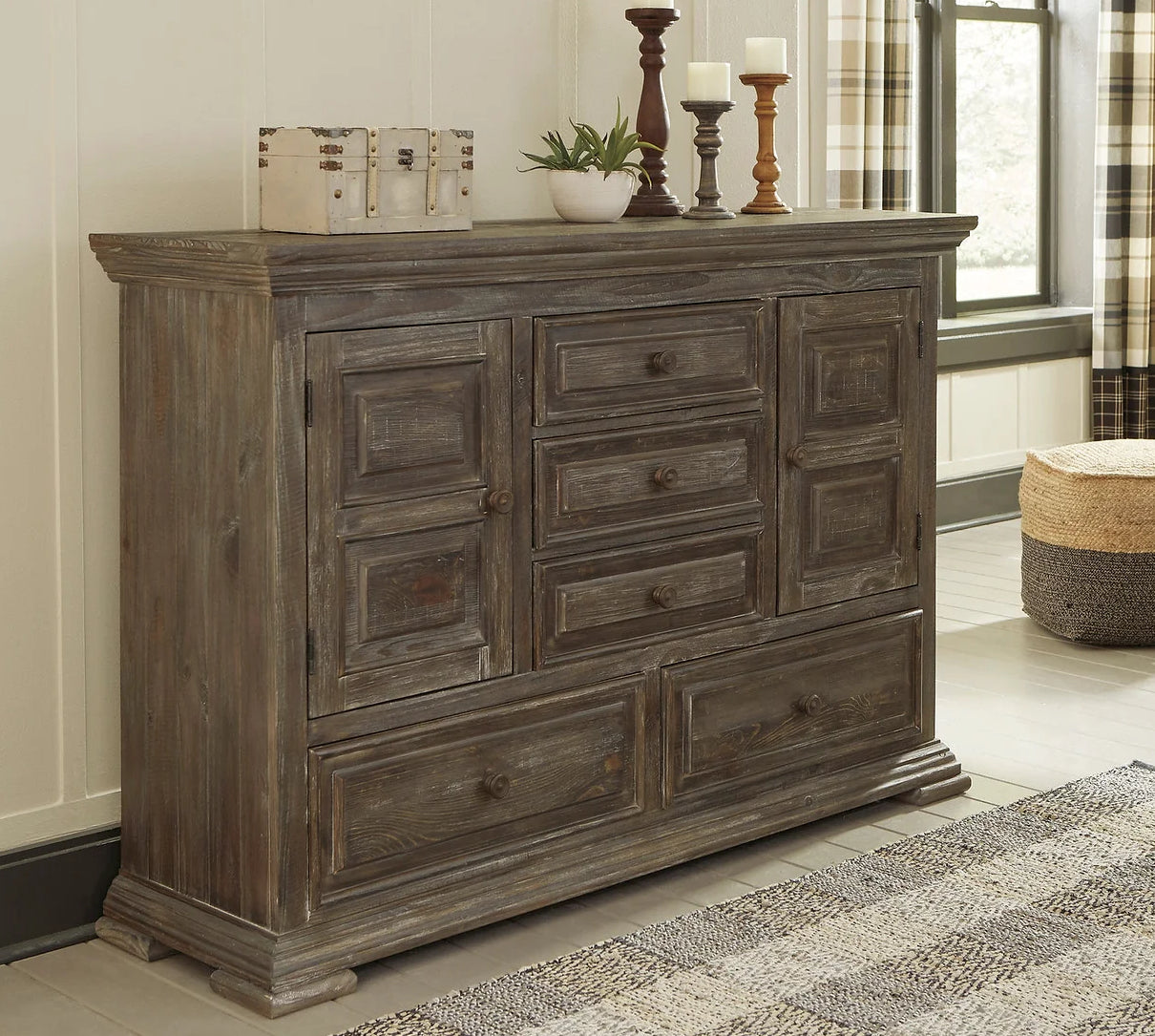 Wendy Norah King 4 Piece Set  Includes: Bed, Dresser, Mirror, Nightstand