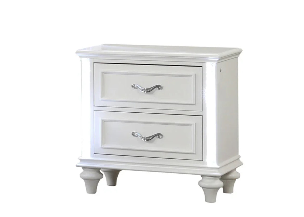 Evangeline White 4 Piece Set Includes: Queen Bed, Dresser, Mirror, Nightstand