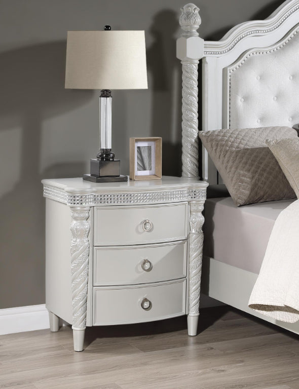 B033-QDM	QUEEN BED - DRESSER - MIRROR -NIGHT STAND