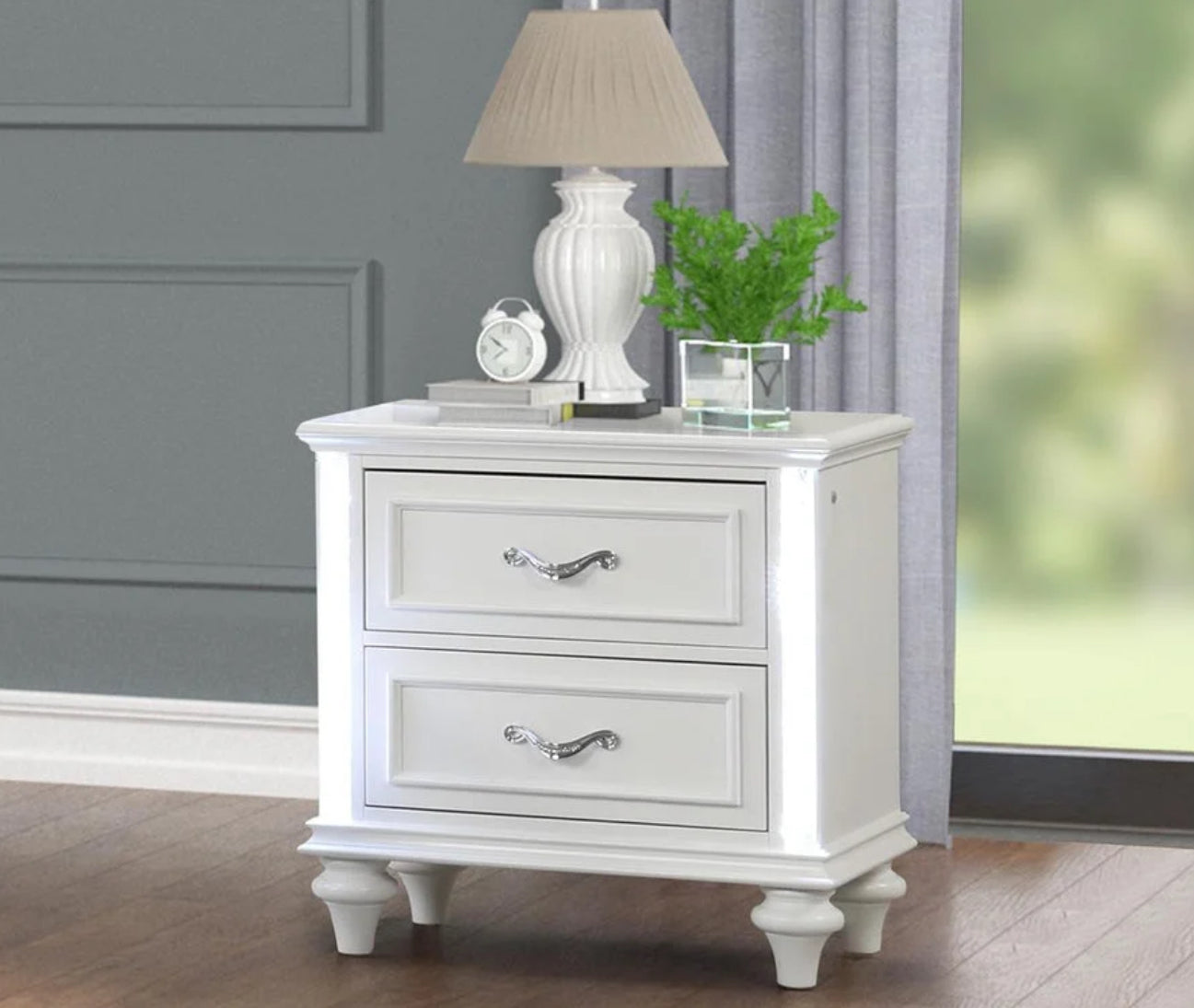 Evangeline White 4 Piece Set Includes: Queen Bed, Dresser, Mirror, Nightstand
