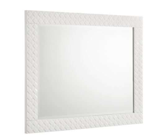 IVES BEDROOM Ives 4-piece Queen Bedroom Set White High Gloss