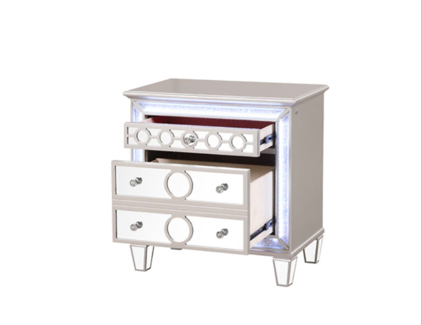Gemma Blue king 5 Piece Set Includes: king Bed, Dresser, Mirror, Nightstand, Chest